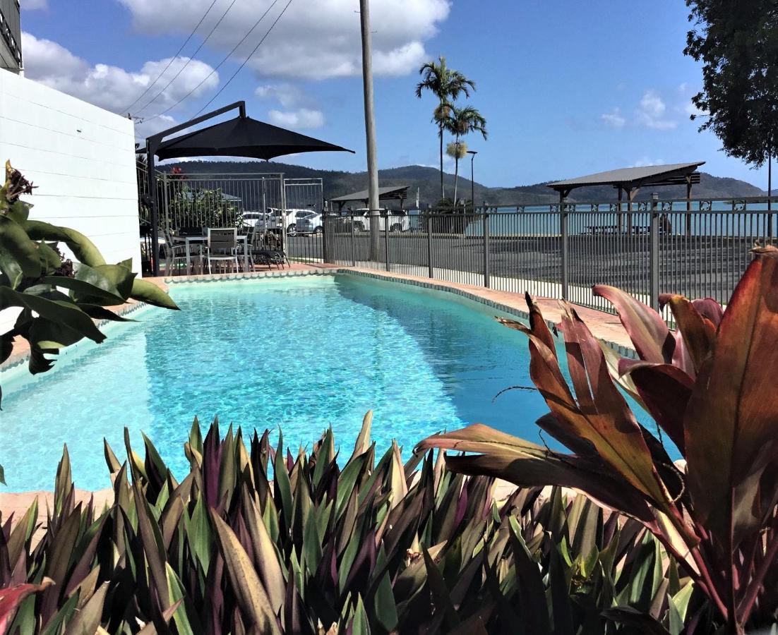 Whitsunday Waterfront Apartments Airlie Beach Dış mekan fotoğraf