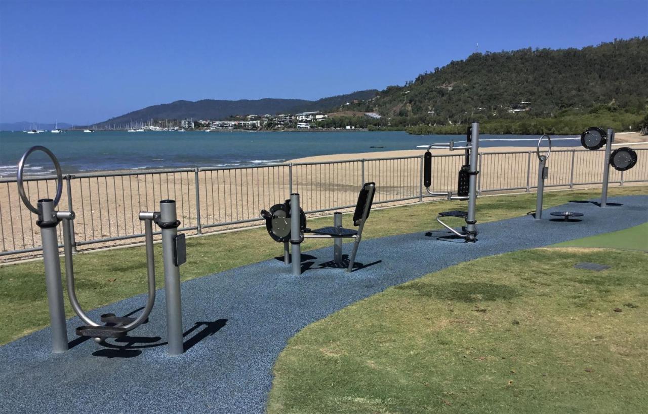 Whitsunday Waterfront Apartments Airlie Beach Dış mekan fotoğraf