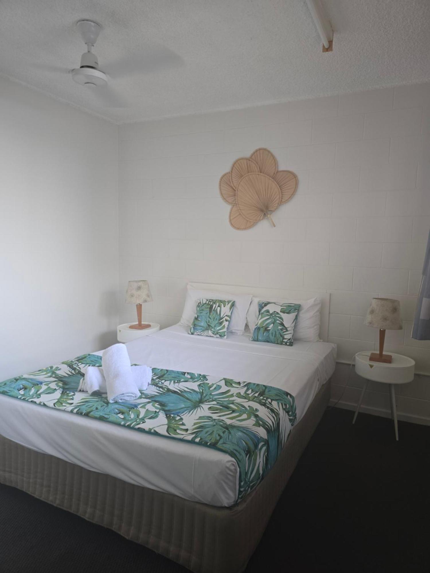 Whitsunday Waterfront Apartments Airlie Beach Dış mekan fotoğraf