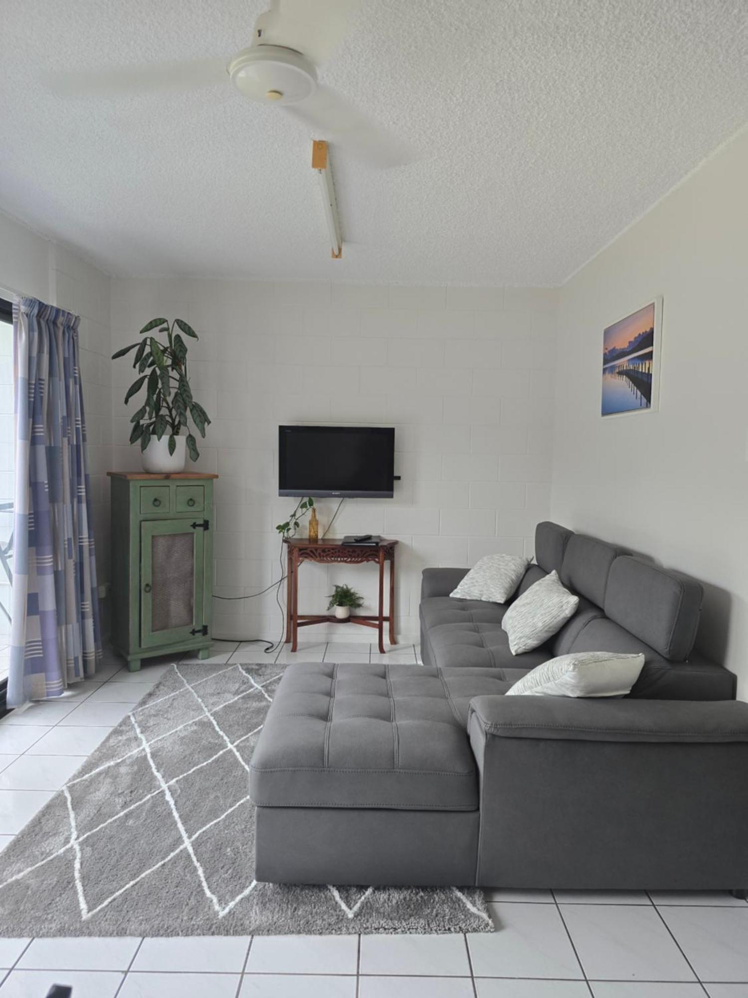 Whitsunday Waterfront Apartments Airlie Beach Dış mekan fotoğraf