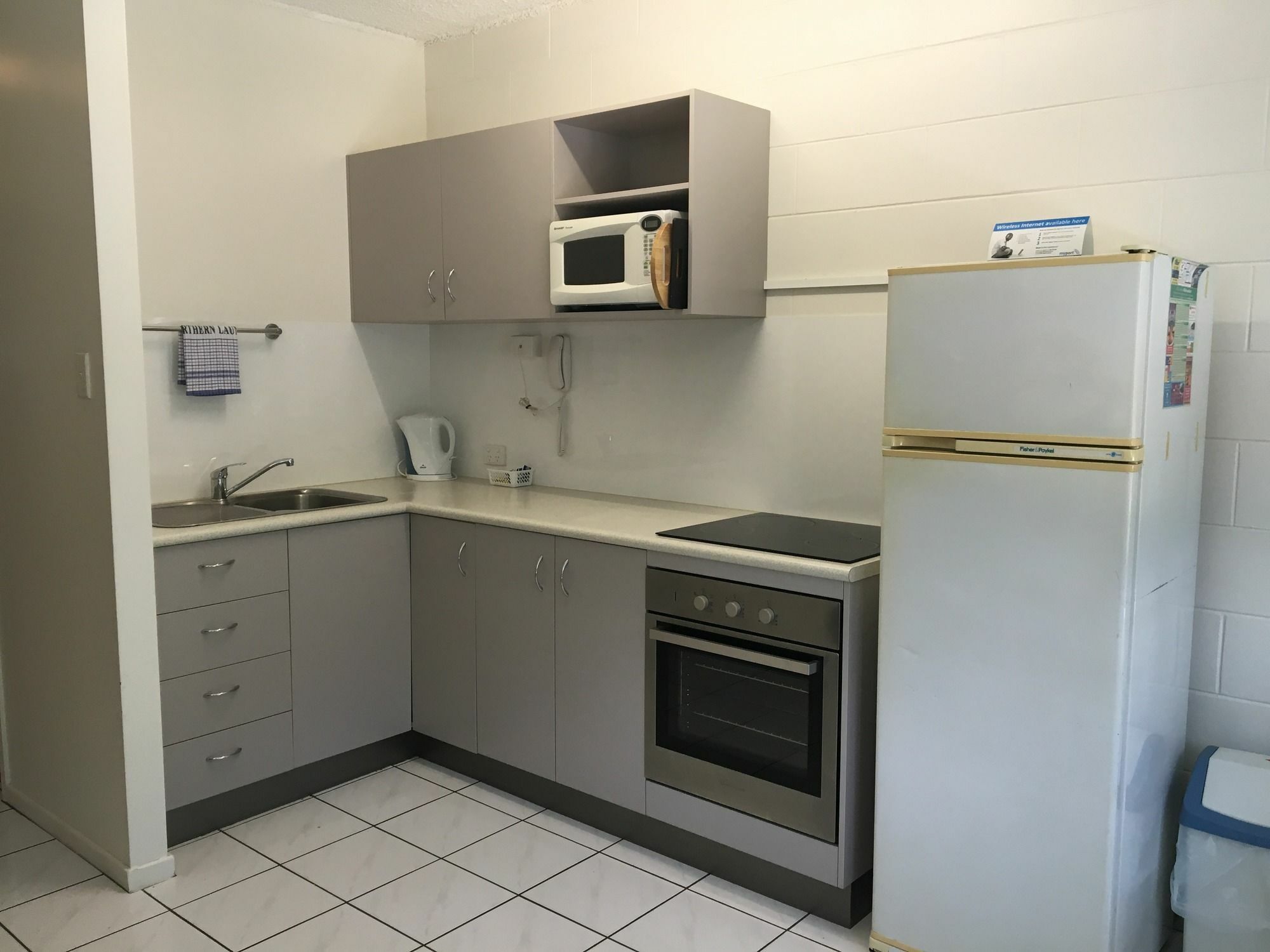 Whitsunday Waterfront Apartments Airlie Beach Dış mekan fotoğraf